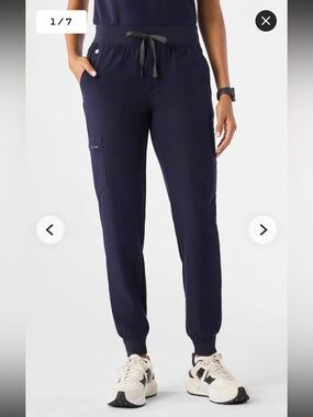 Figs - Zamora jogger scrub pant - size M in navy
